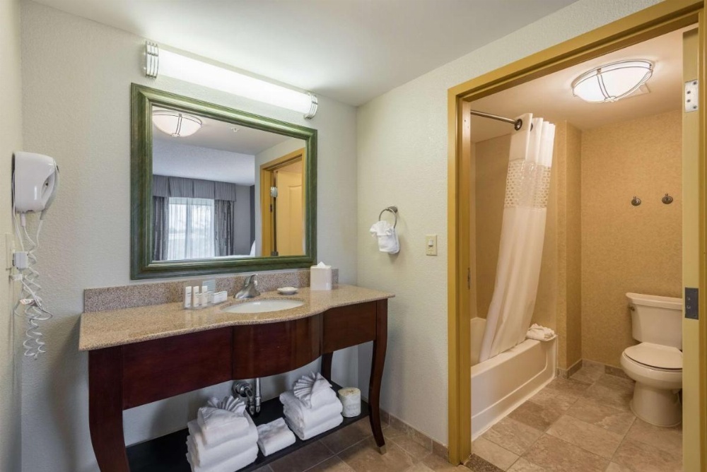 Room image 4
