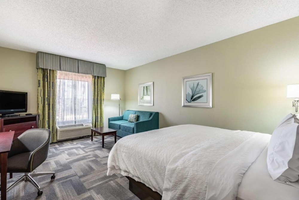 Executive King Room with Sofa Bed - Non-Smoking