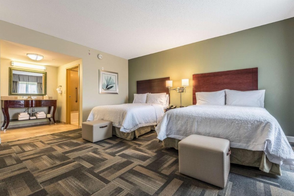 Room image 4