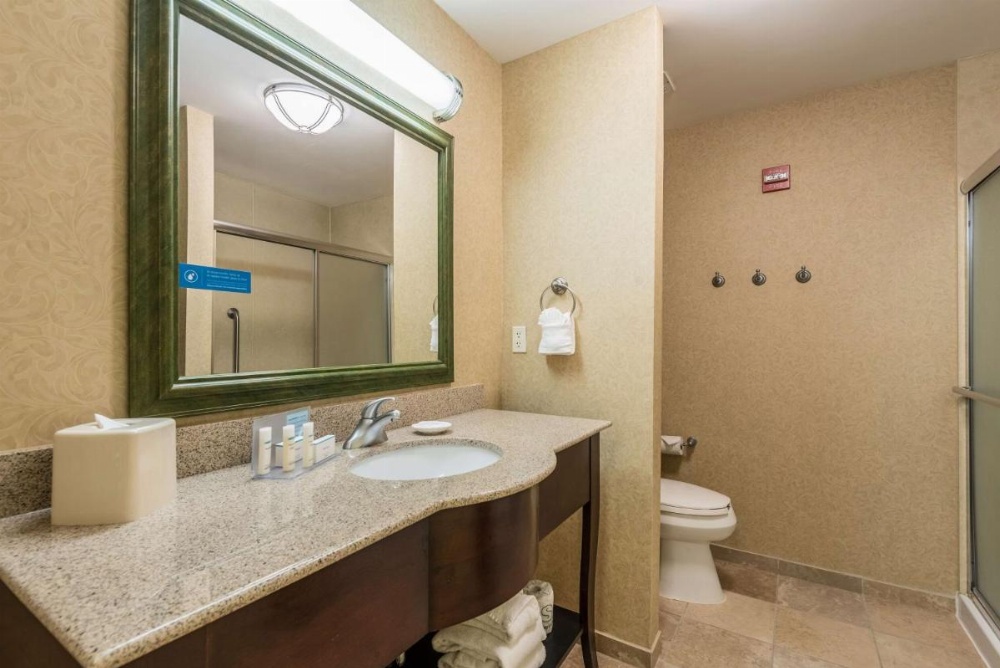 Room image 3