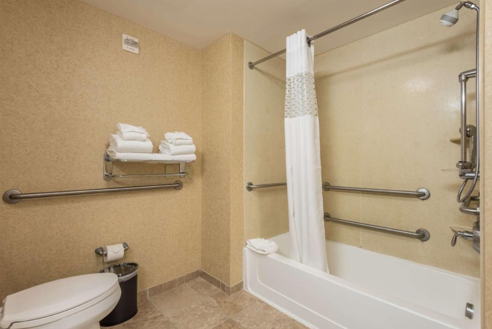 Room image 3